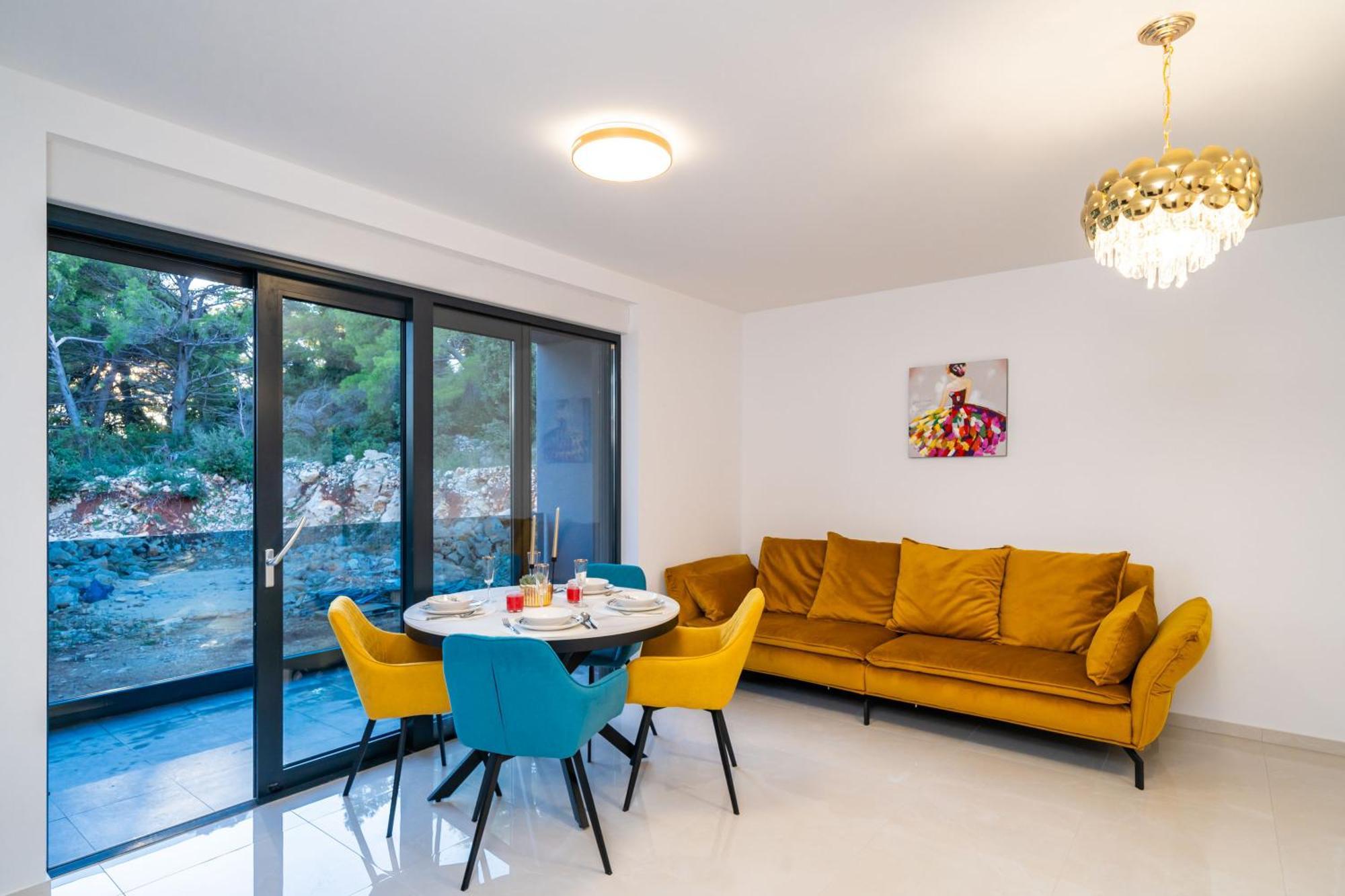 Centre Luxury Apartment