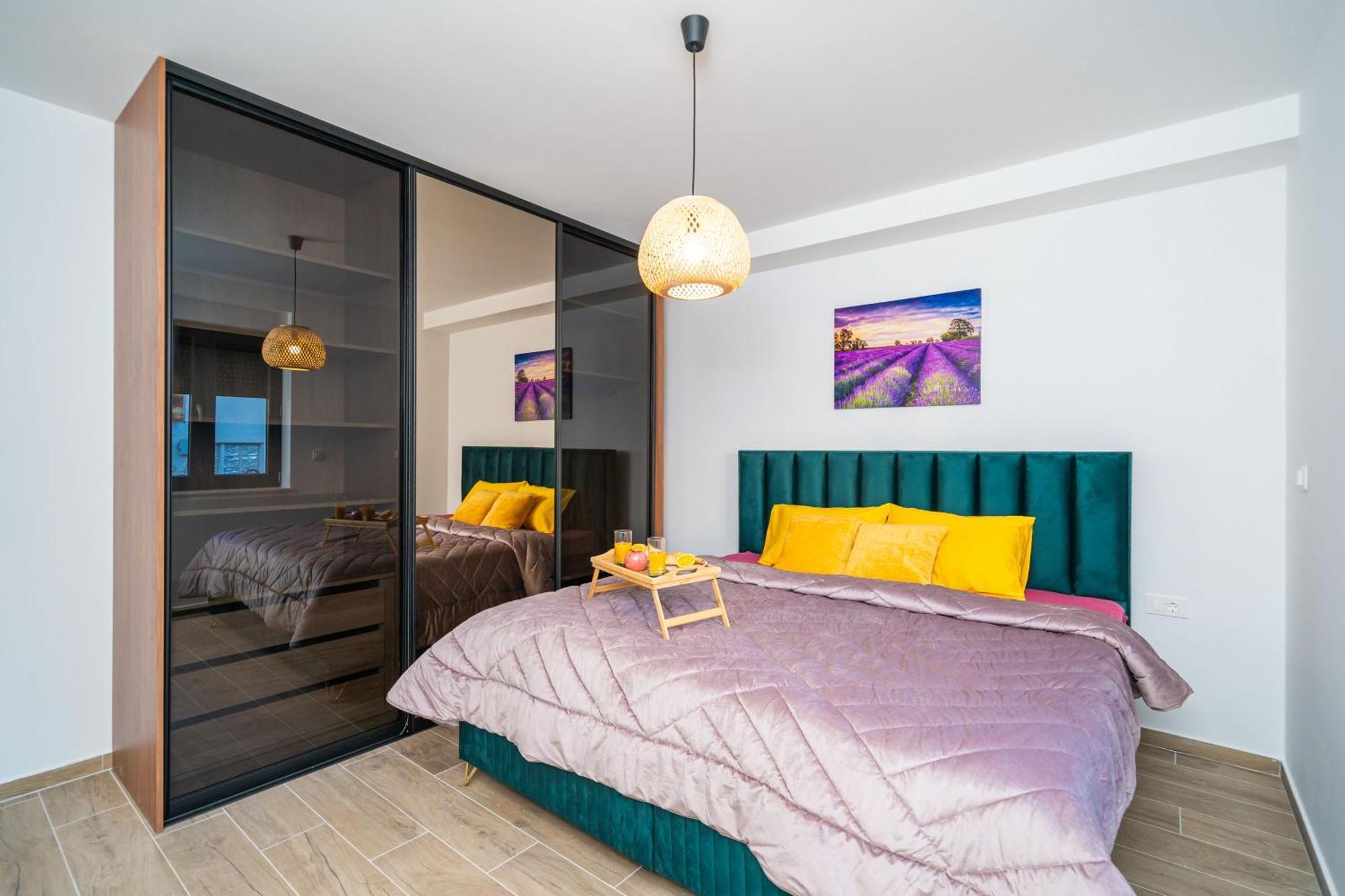 Centre Luxury