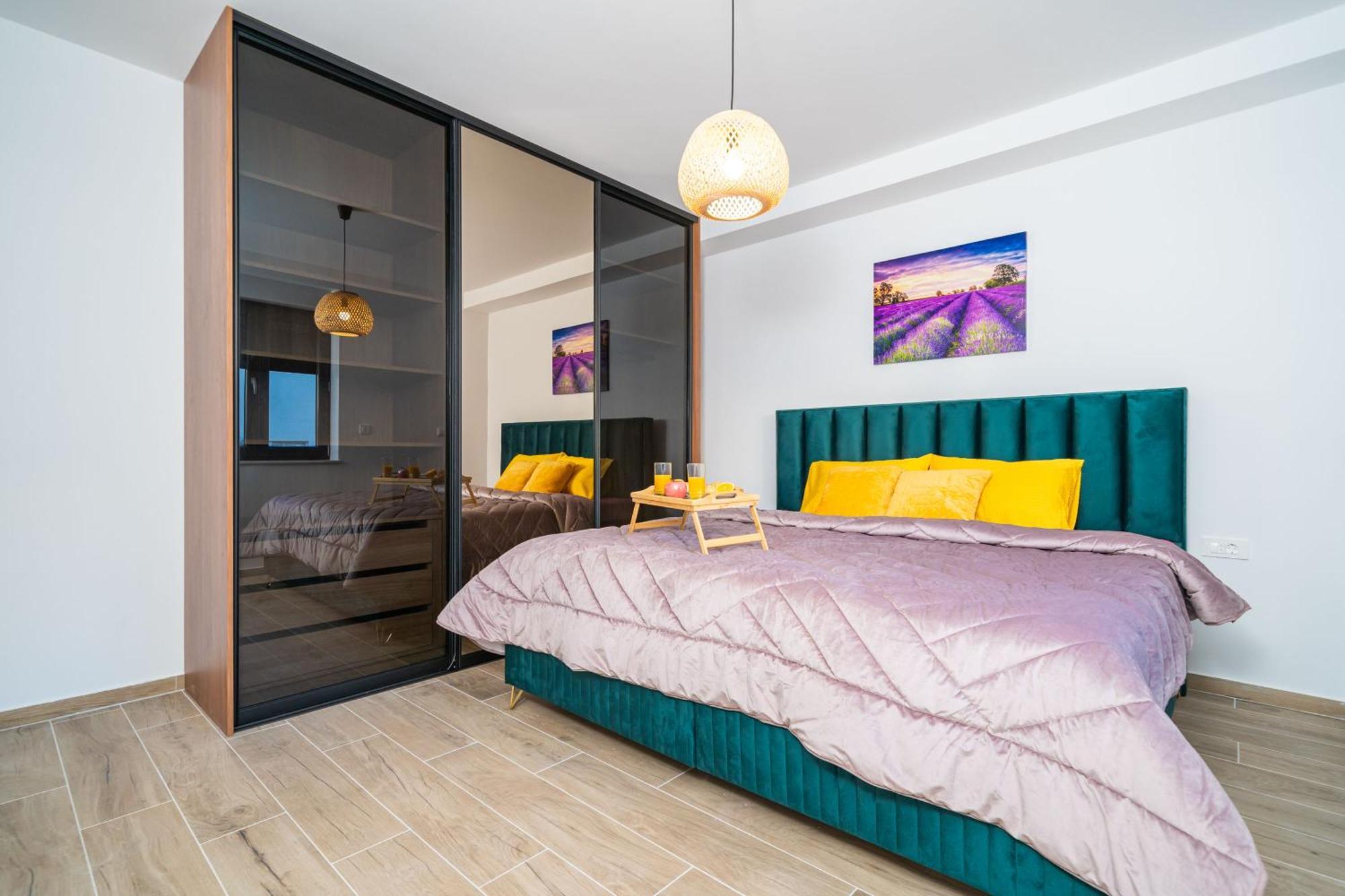 Centre Luxury