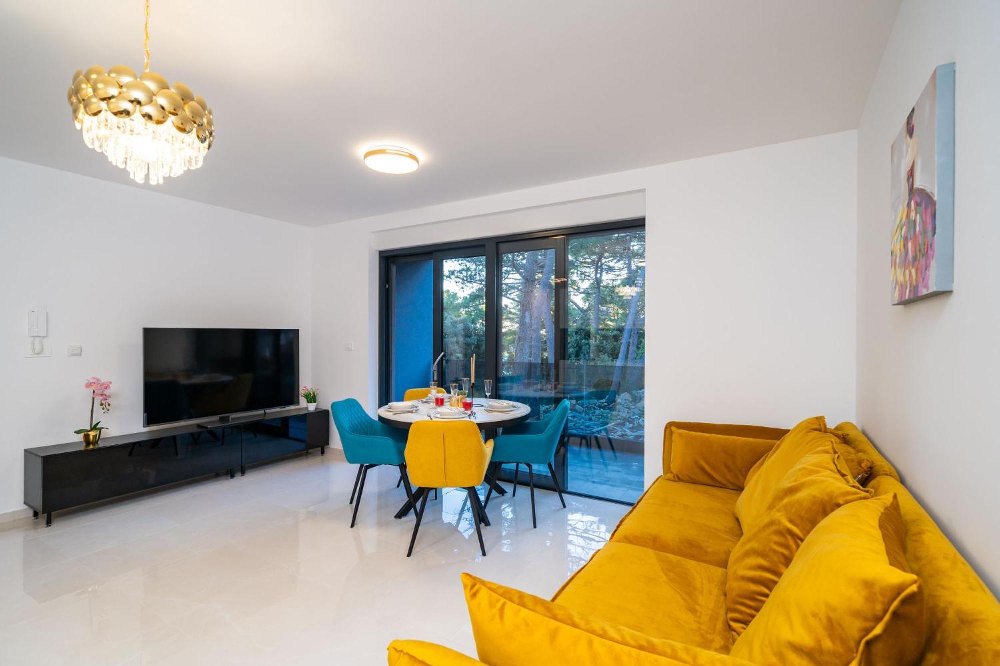 Centre Luxury
